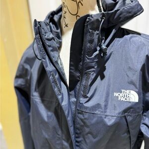 North Face Women’s Navy Rain Jacket Size M